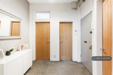 Generous Entrance Hall