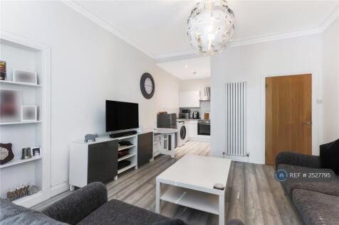 Sitting Room &amp; Kitchen