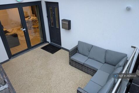 Rear Roof Terrace