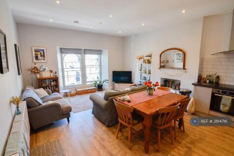 Kitchen / Lounge