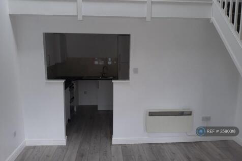 Livingroom Into Kitchen