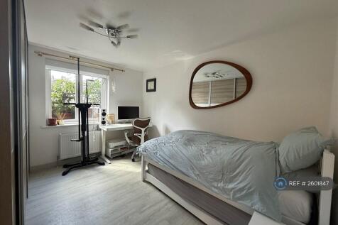 2nd Bedroom - Trundle Bed
