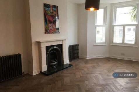 Front Room (7m x 5m)