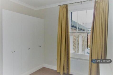 Double Bedroom 9&#39;10 x 9&#39;6