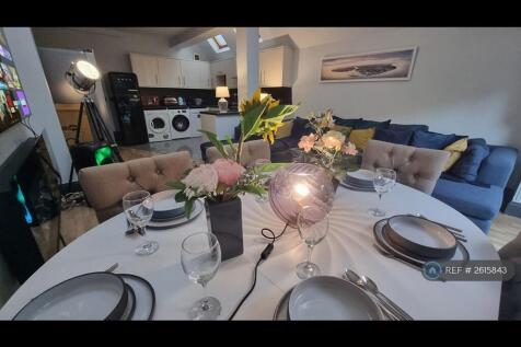 Perfect For Hosting Dinner Parties