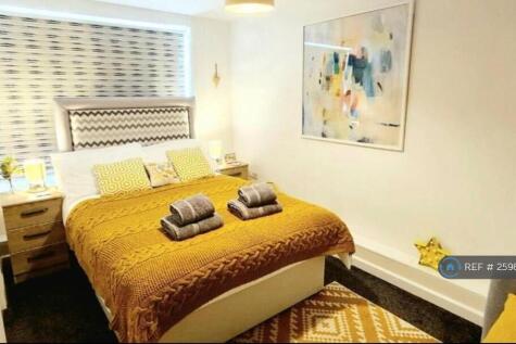 Bedroom 1 (Ensuite)