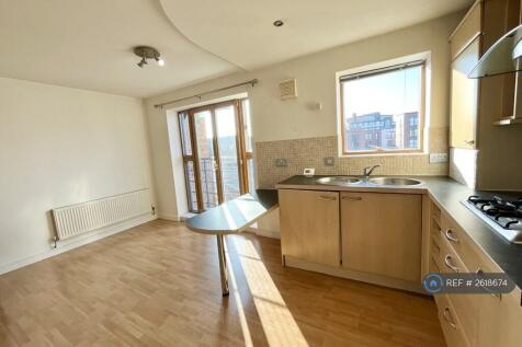 Kitchen / Living Area