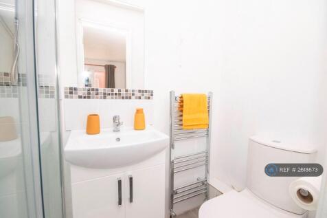 Bedroom 2 En-Suite 