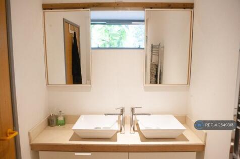 Master Ensuite Shower Room And Toilet