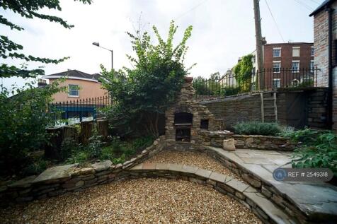 Outside (Front Garden With Pizza Oven And Bbq)