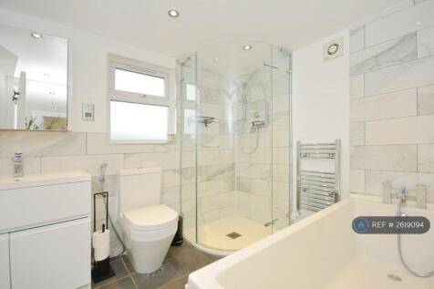 Floor 2 Main Bathroom
