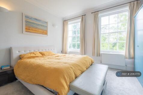 Master En-Suite Bedroom 