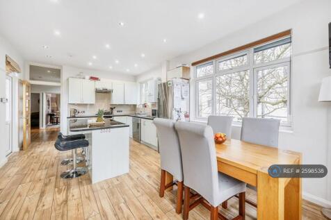 Kitchen (Picture 1)