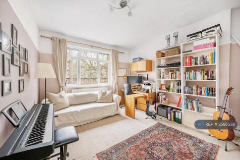Bedroom 2/Office