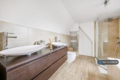 2nd Floor Bathroom