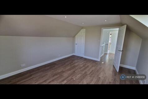 Master Bedroom (1st Floor)