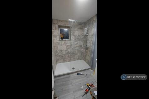 Walk In Shower /Bathroom