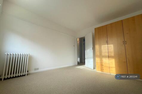 Light &amp; Airy Double Bedroom