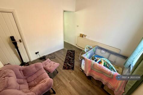 Dining/Living Room 2