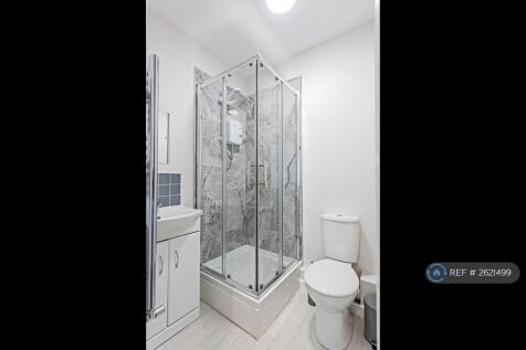En-Suite - Available 