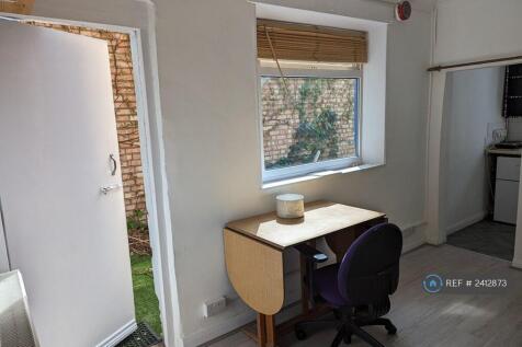 Studio Room