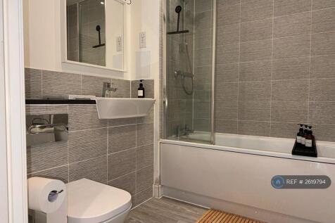 Bathroom 02