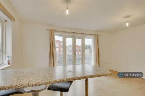 Living Room / Balcony