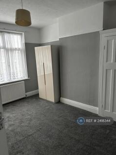 2nd Large Bedroom 