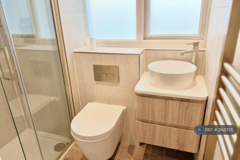Third Floor 4th Ensuite Bathroom