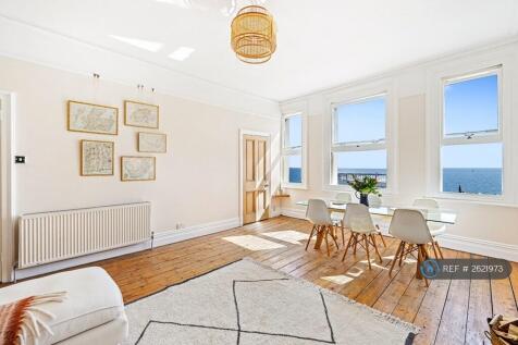 Living/Dining Area
