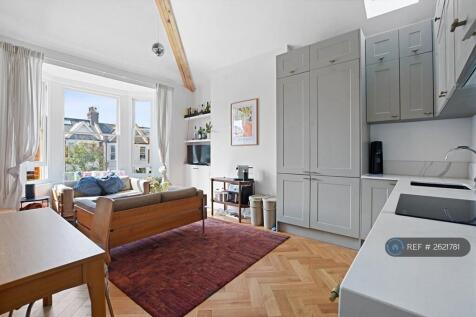 Kitchen/Living Room 
