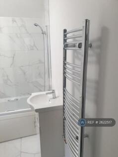 Bathroom &amp; Shower Upstairs 