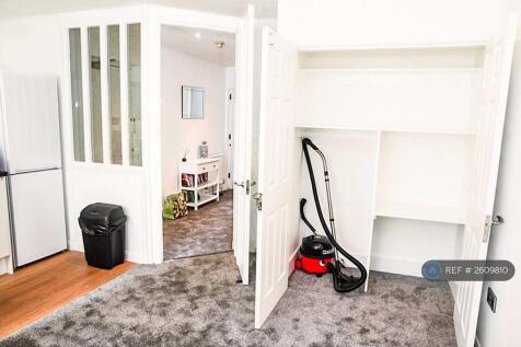 Storage (Livingroom)