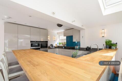 Family Room &amp; Kitchen