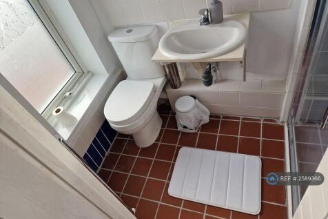 Bed 1 Ensuite