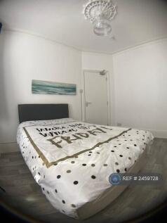 Bedroom Room 1