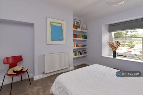 Top Floor Bedroom (Back Of House)