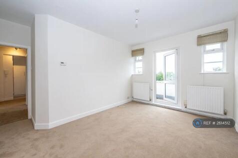 Living Room (2)