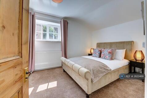 Bedroom 1 (Double)