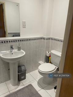 Ensuite With Shower