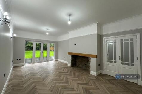 Lounge / Tv Room 