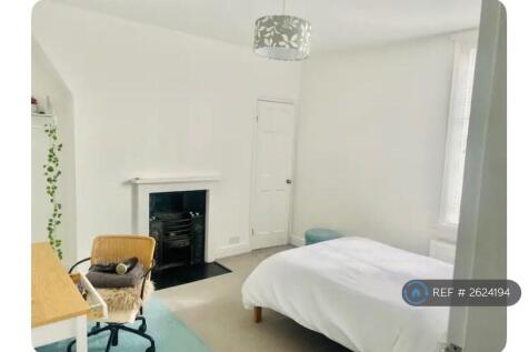 Beautiful Restful Bedroom 