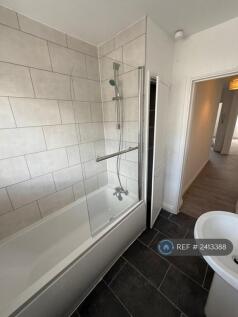 Bath/Shower And Storage 