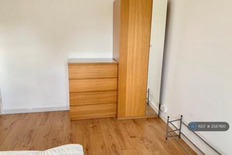 Bedroom 2 Picture 2