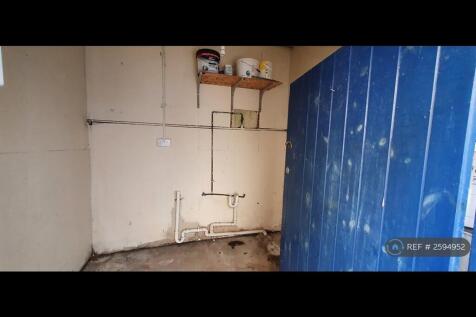 Utility Room For Washing Machine, Freezer Etc