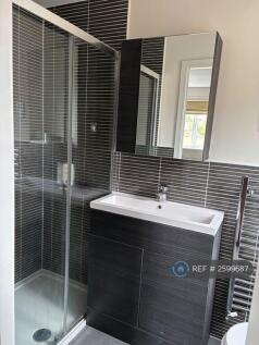 Master Bedroom (Ensuite)