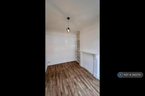 Living Room Near Entrace (Front View)