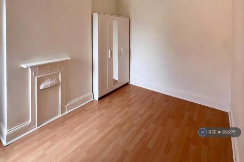 Double Bedroom (Back View)