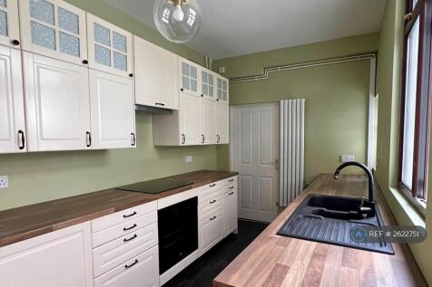 Kitchen (Front View)