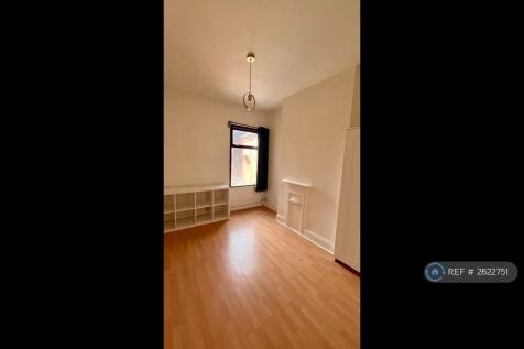 Double Bedroom (Front View)